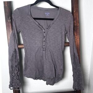 Mudd Gray Slub Knit Henley Top Crochet Lace Sleeve Cutout XS Bella Swan Y2K